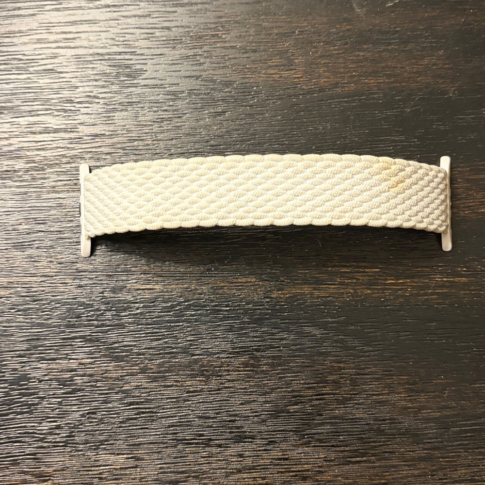 Apple’s 44mm Charcoal Braided Solo Loop - size 8 (plus an off-brand White loop) - Picture 5 of 5